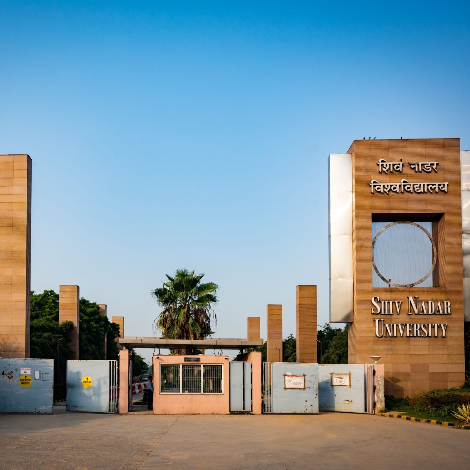 1868857-shivnadaruniversitydelhi-ncr
